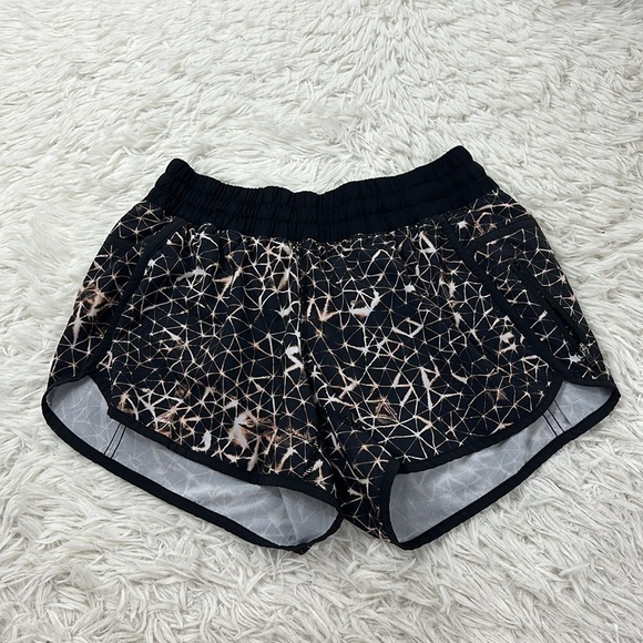 Lululemon Tracker Short III *4-way Stretch Star Crushed Multi / Black - Picture 1 of 5